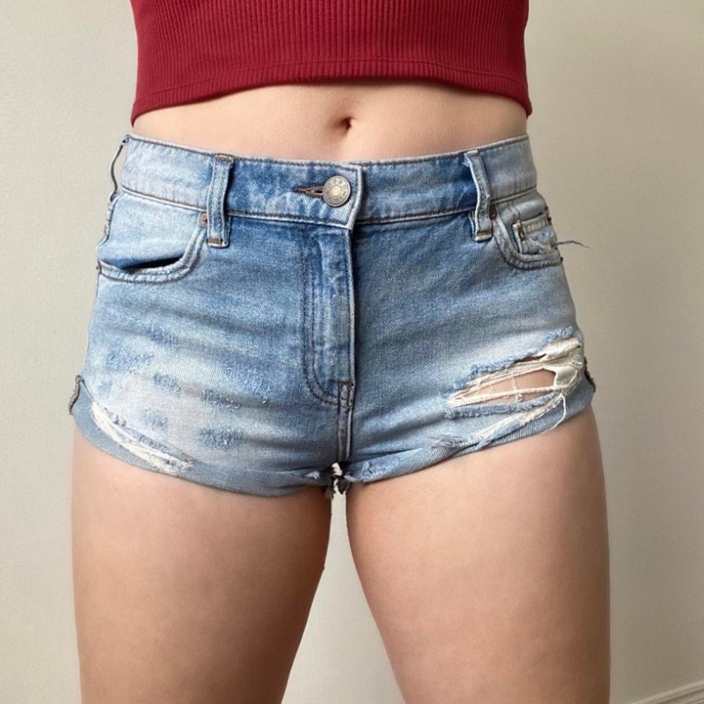 Urban Outfitters BDG Boyfriend Ripped Light-Wash Denim Shorts